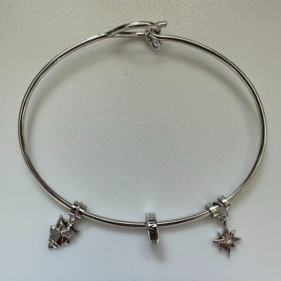 CORE™ Origami Owl 7.25” Polished Silver teardrop bangle with 3 mementos - Picture 1 of 5